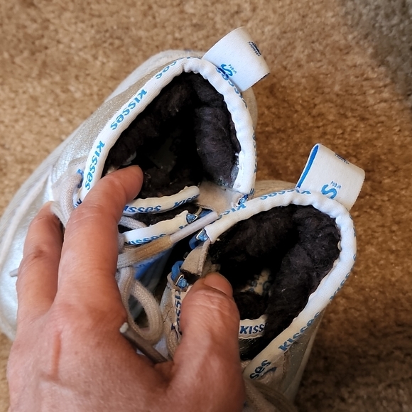 UGG Kids Kisses Neumel Zipper Boots - Picture 11 of 12